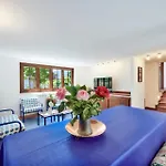 Rosa With Air Conditioning And View Vila *