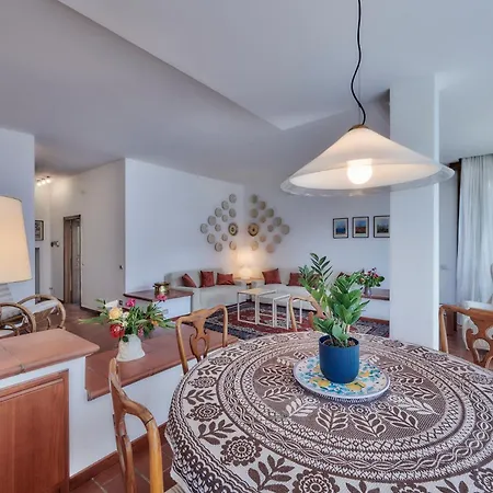 Rosa With Air Conditioning And View